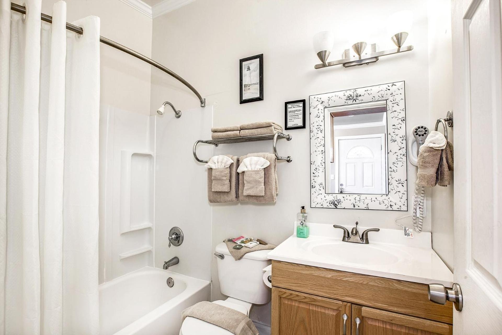 Beachwood Condos & Resort photo 18