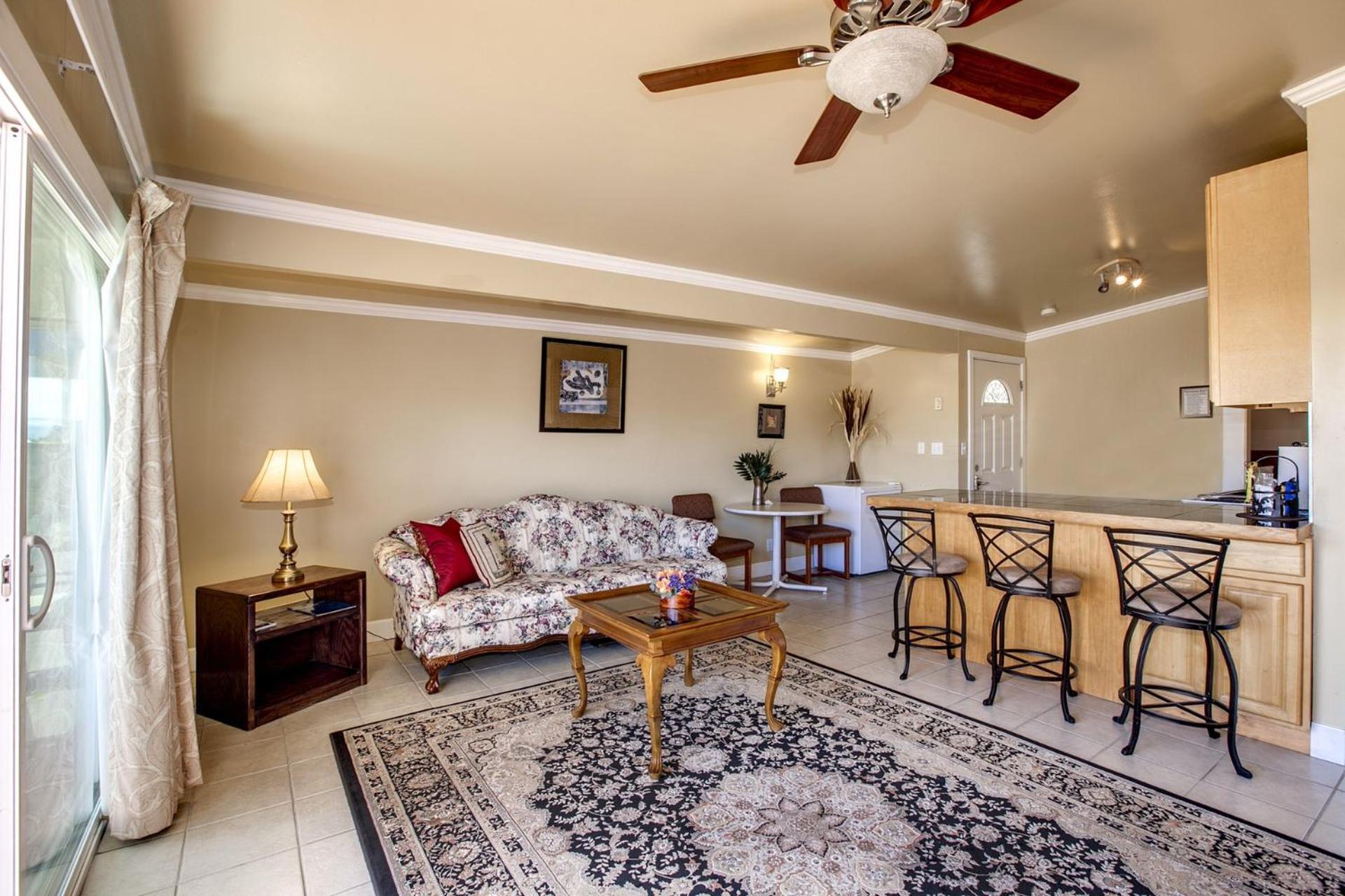 Beachwood Condos & Resort photo 5