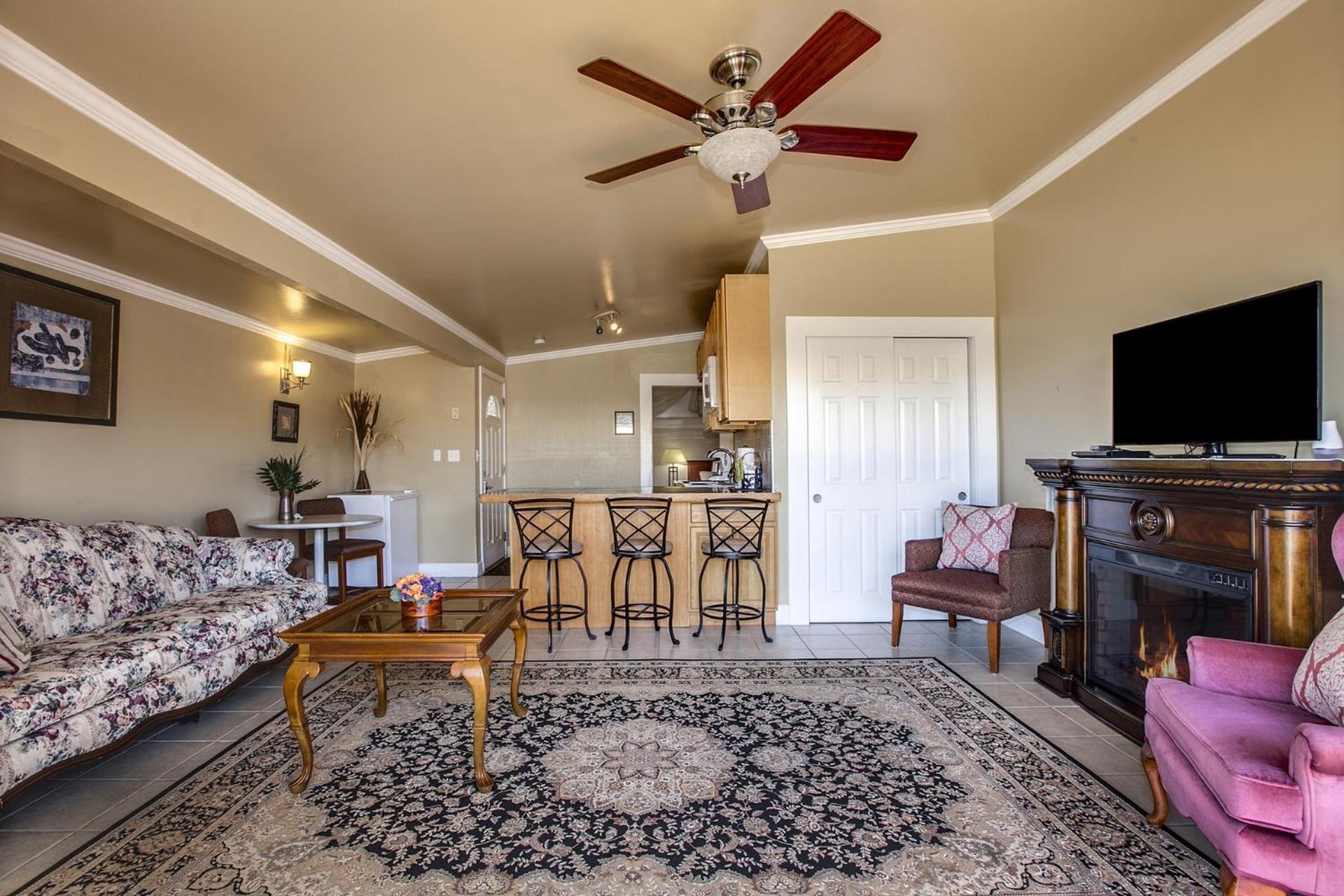 Beachwood Condos & Resort photo 9
