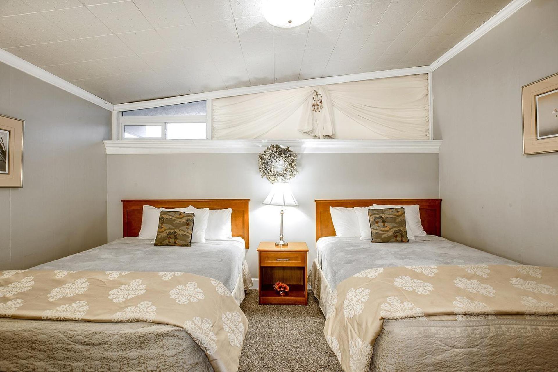 Beachwood Condos & Resort photo 11