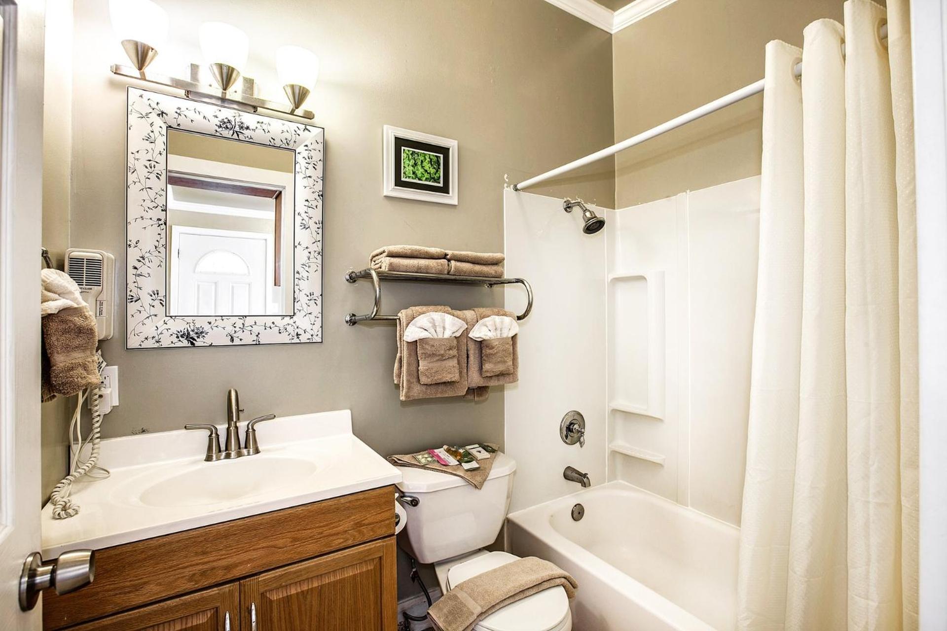 Beachwood Condos & Resort photo 13
