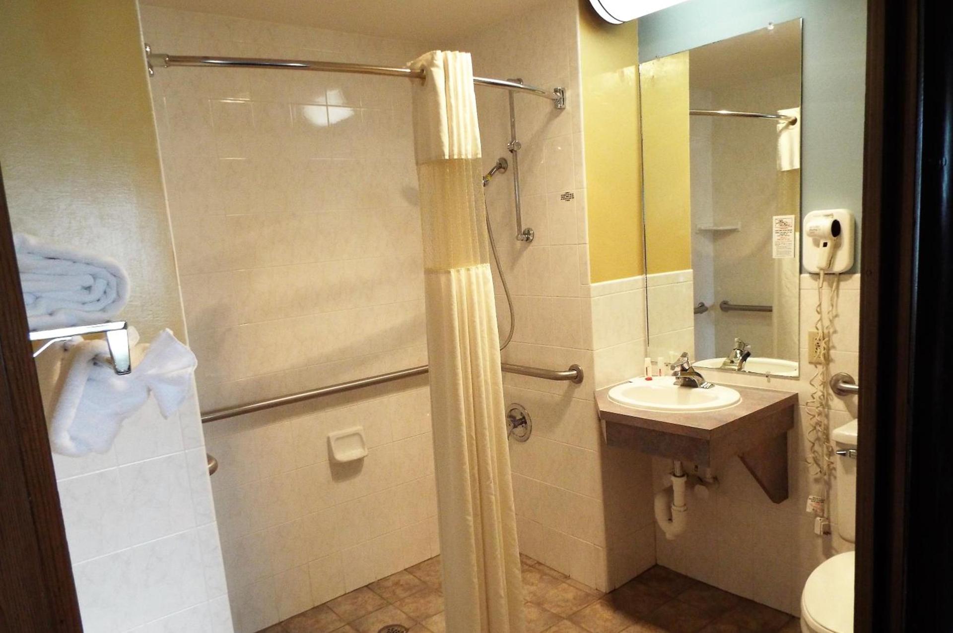 Super 8 by Wyndham Casper East/Evansville photo 15