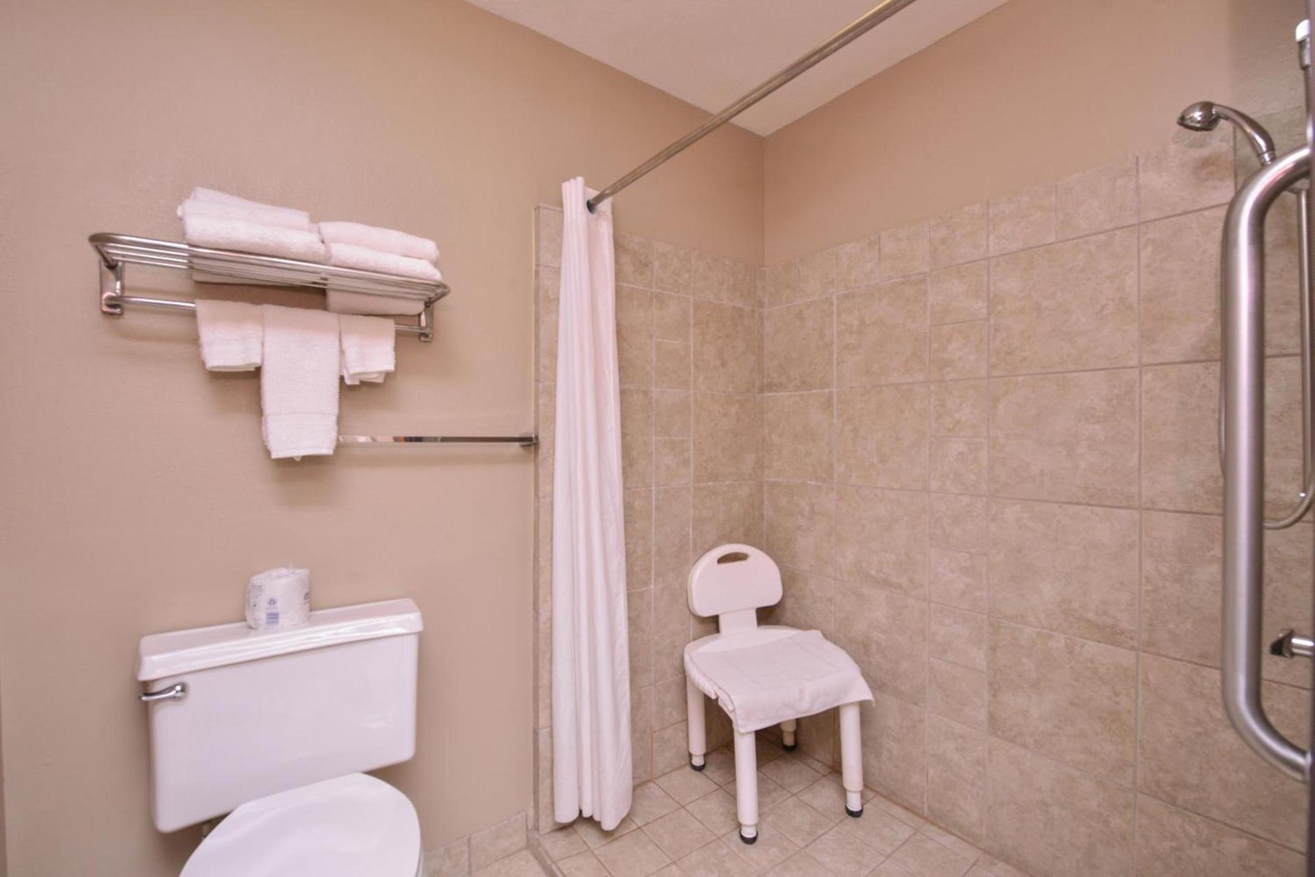 Baymont by Wyndham Sioux Falls North,I-29,Russell St, Airport photo 30