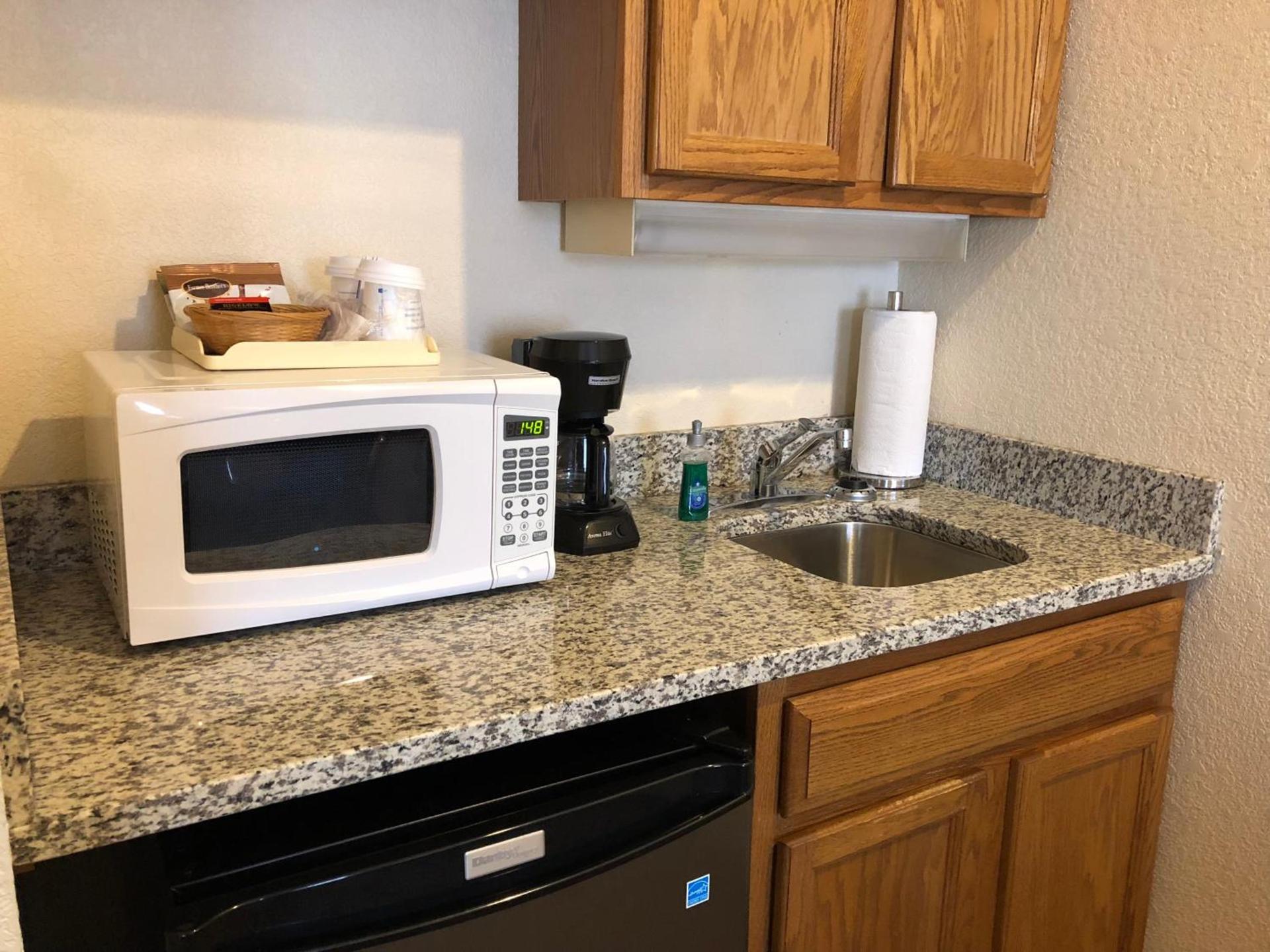 Hawthorn Extended Stay by Wyndham Decatur photo 11