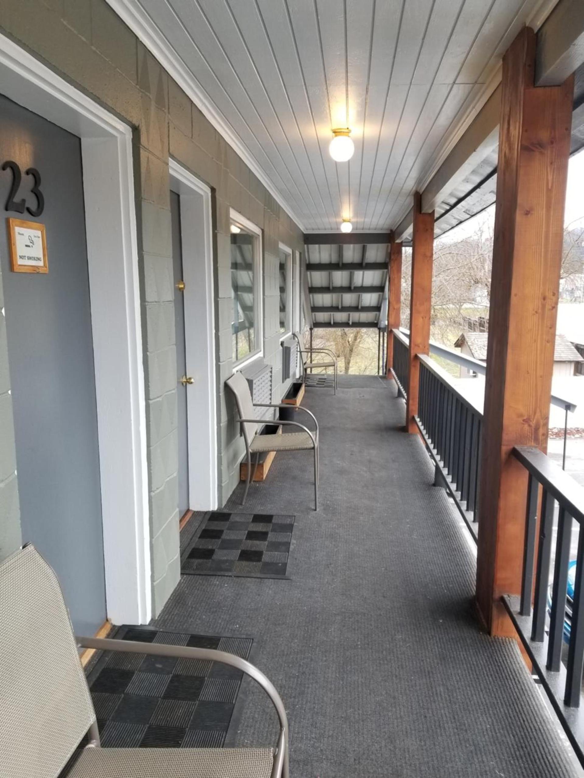 Sandman Motel photo 16