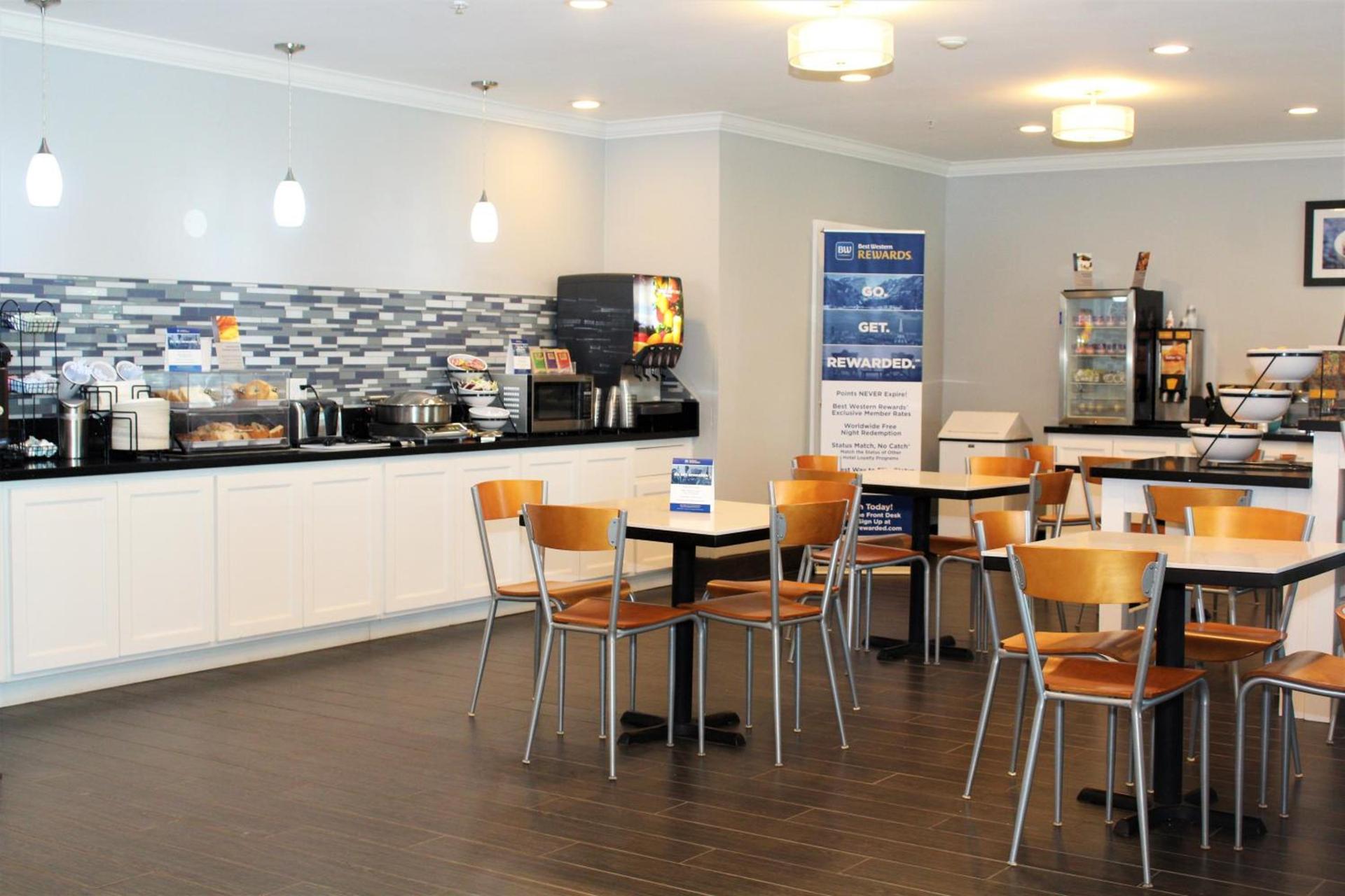 Best Western Visalia Hotel photo 57