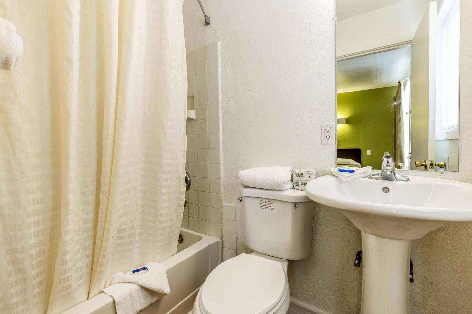 Motel 6 San Rafael, CA photo 39