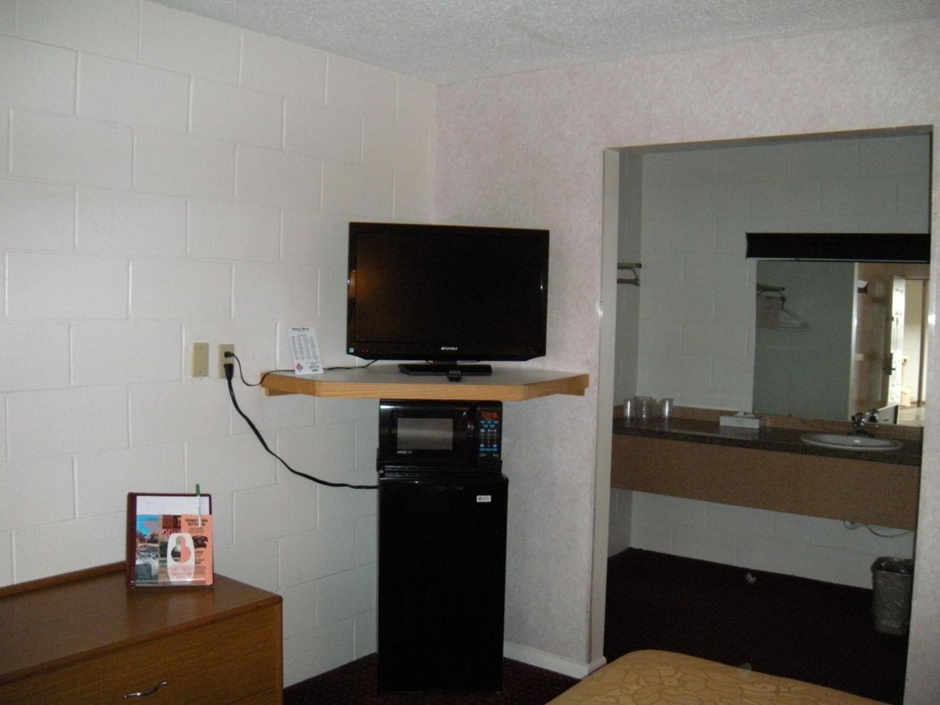 Motel West photo 23