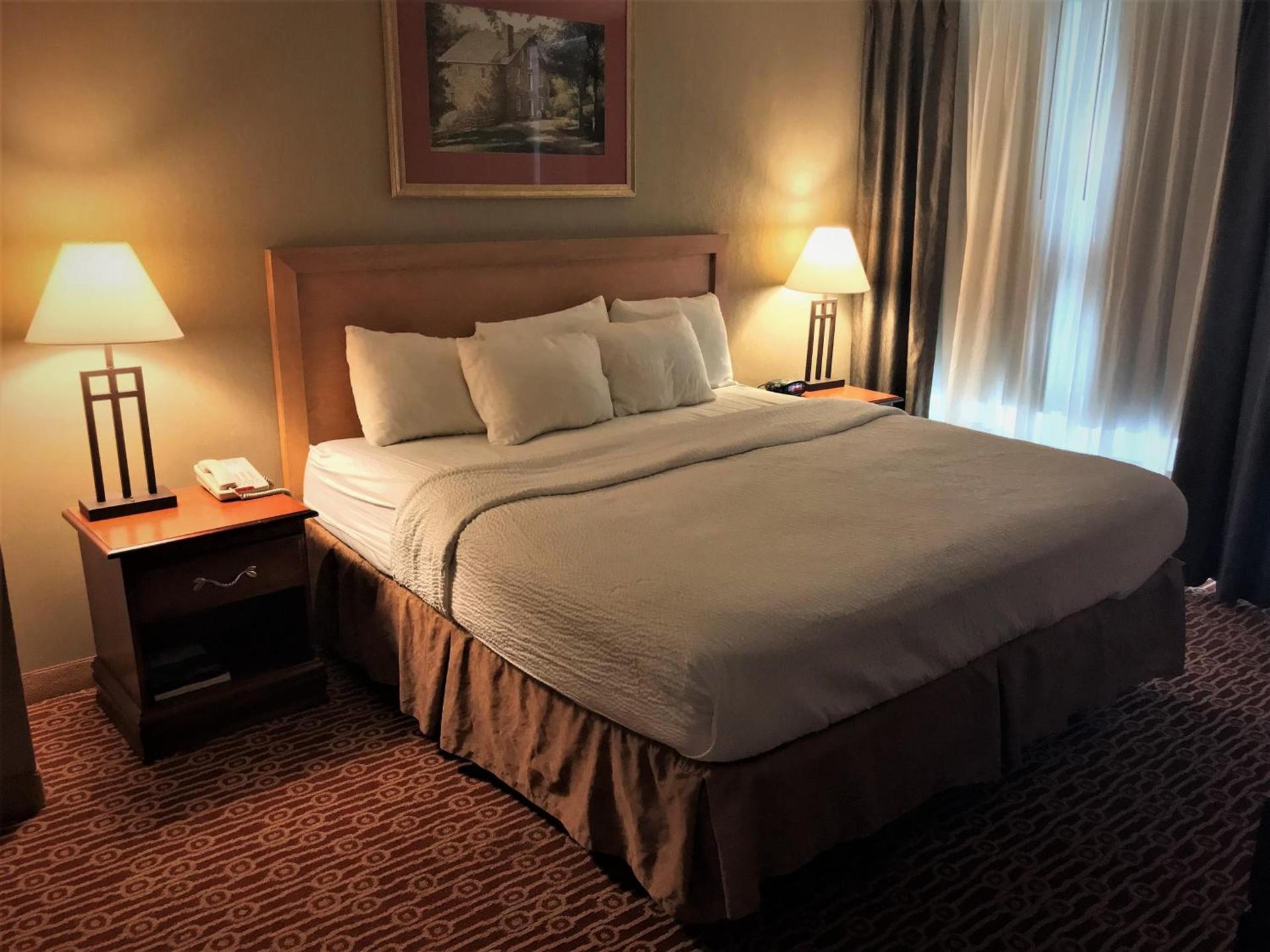Host Inn an All Suites Hotel photo 5