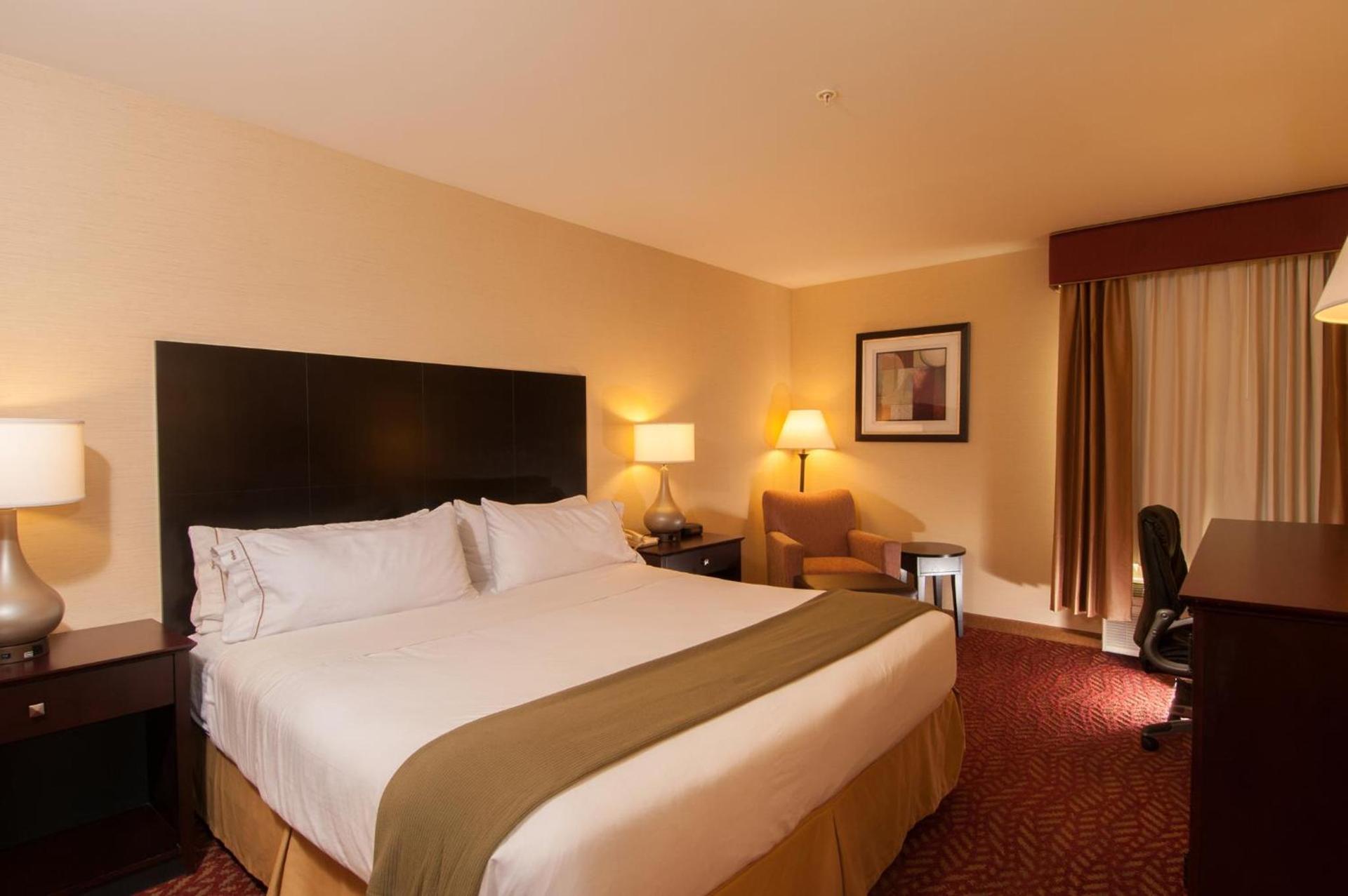 Holiday Inn Express Vernon-Manchester by IHG photo 2