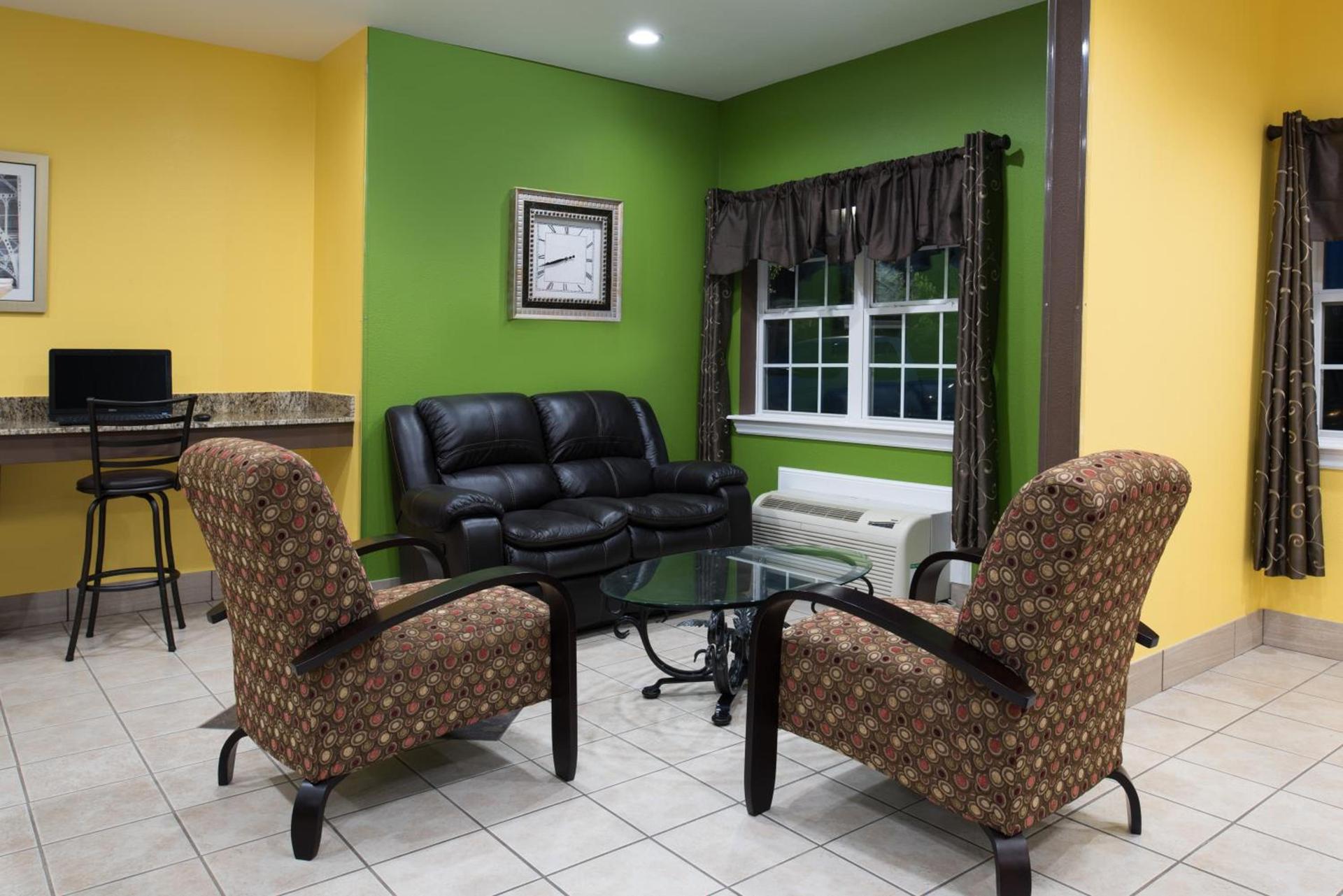 Microtel Inn by Wyndham Rogers photo 15