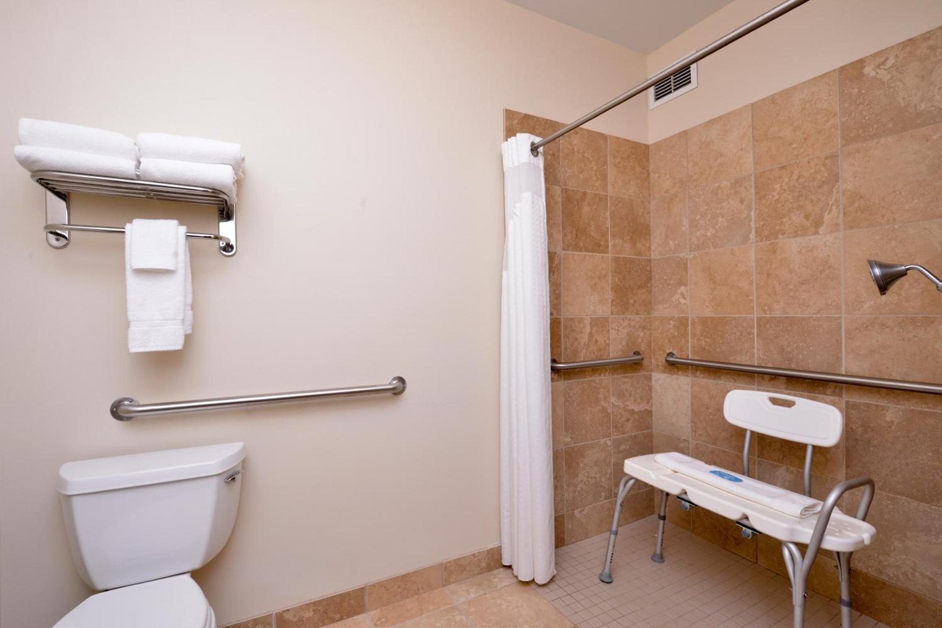 Holiday Inn Express Hotel & Suites Sioux Falls At Empire Mall by IHG photo 12