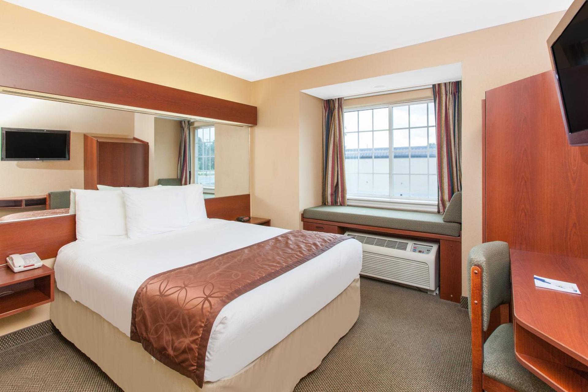 Microtel Inn by Wyndham Rogers photo 4