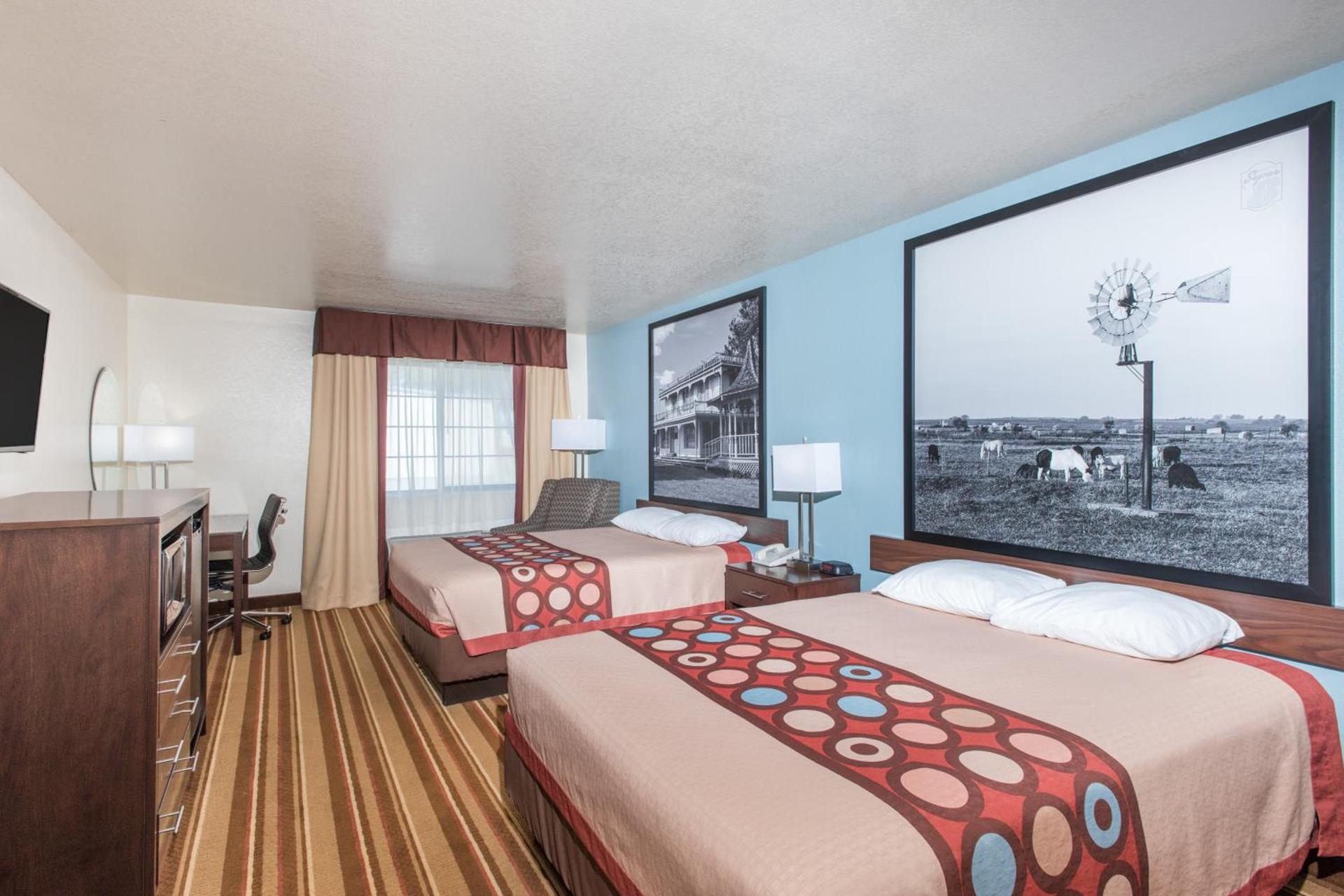 Super 8 by Wyndham Claremore OK photo 26