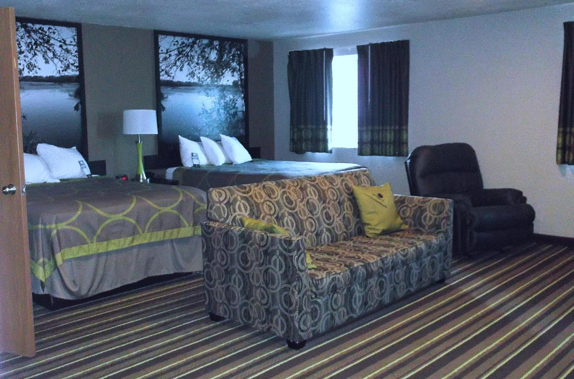 Super 8 by Wyndham Brookings photo 38