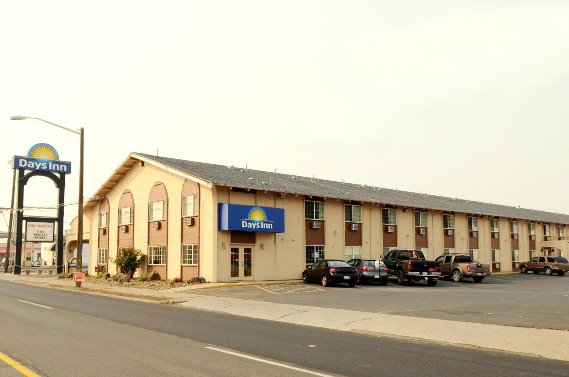 Days Inn by Wyndham Yakima photo 27