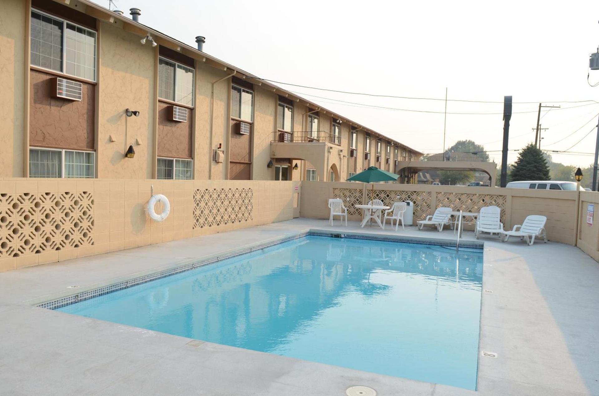 Days Inn by Wyndham Yakima photo 30