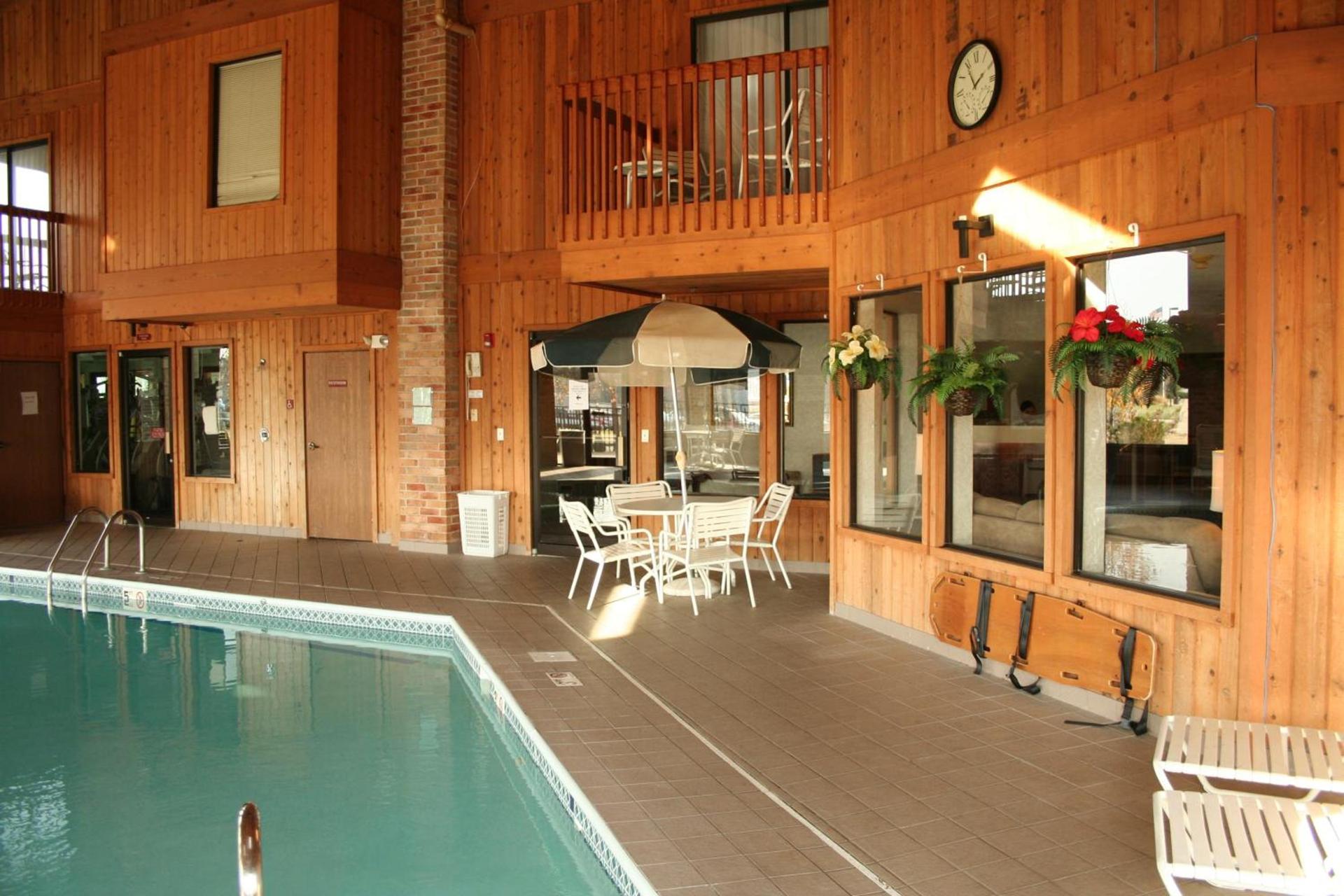 Baymont by Wyndham Battle Creek Downtown photo 9