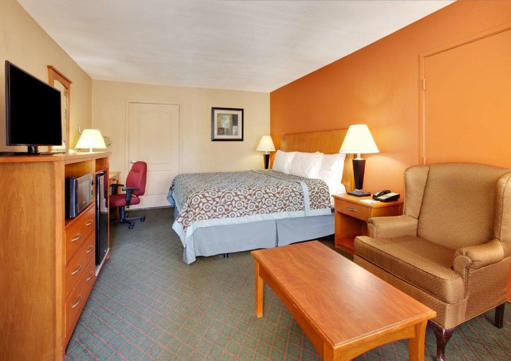 Hotel Blue Fairfield TX photo 24