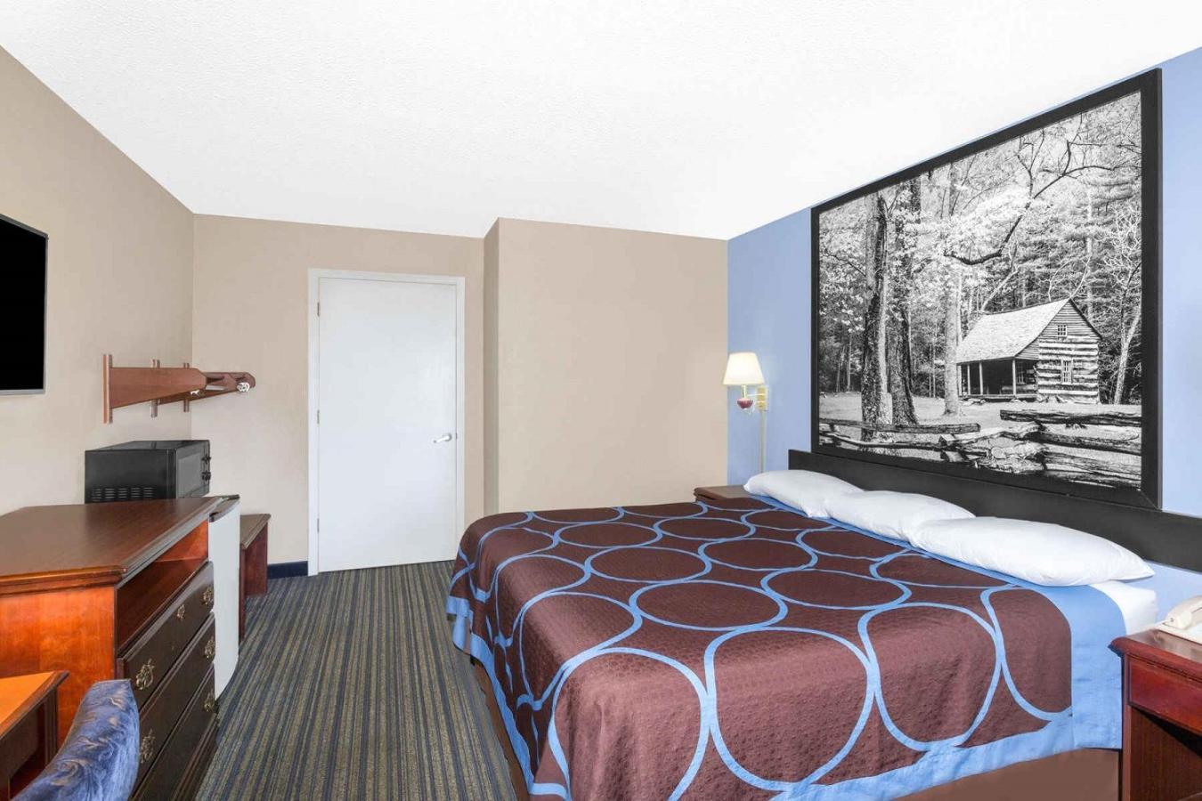 Super 8 by Wyndham Whiteville photo 23