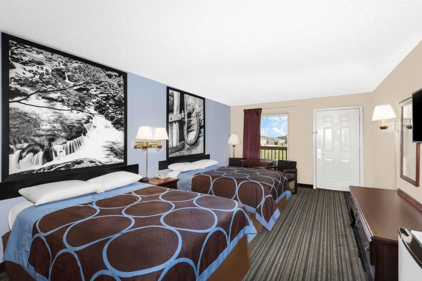 Super 8 by Wyndham Whiteville photo 25