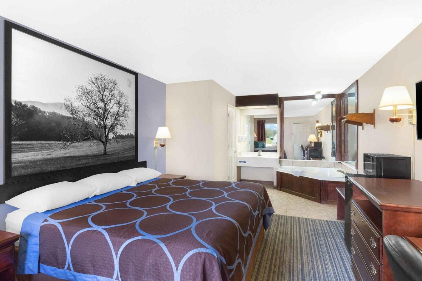 Super 8 by Wyndham Whiteville photo 17