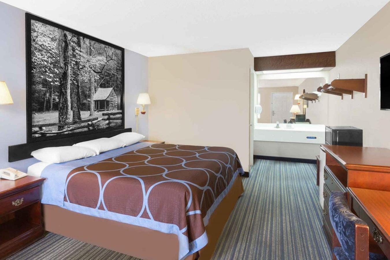 Super 8 by Wyndham Whiteville photo 21