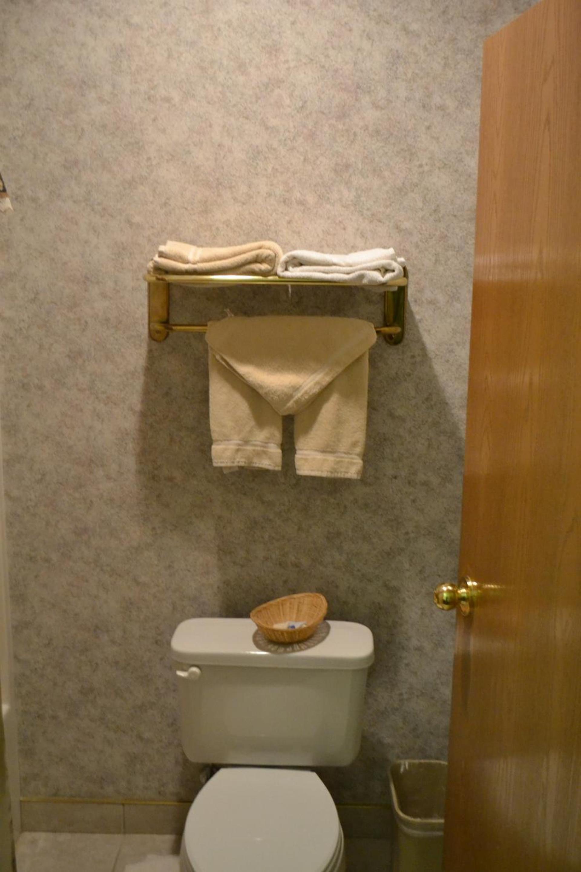 Countryside Suites Omaha photo 36