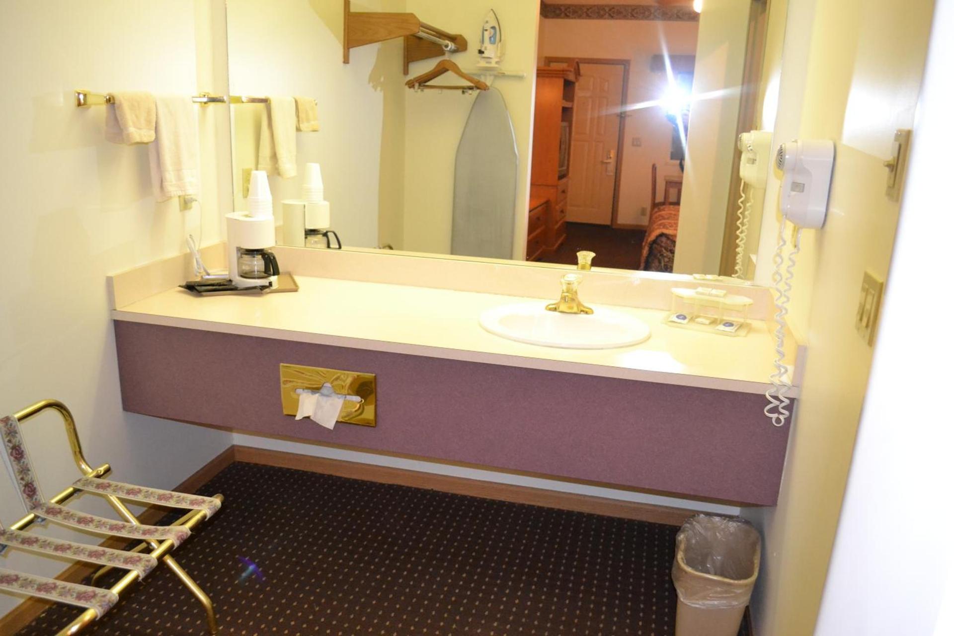 Countryside Suites Omaha photo 38