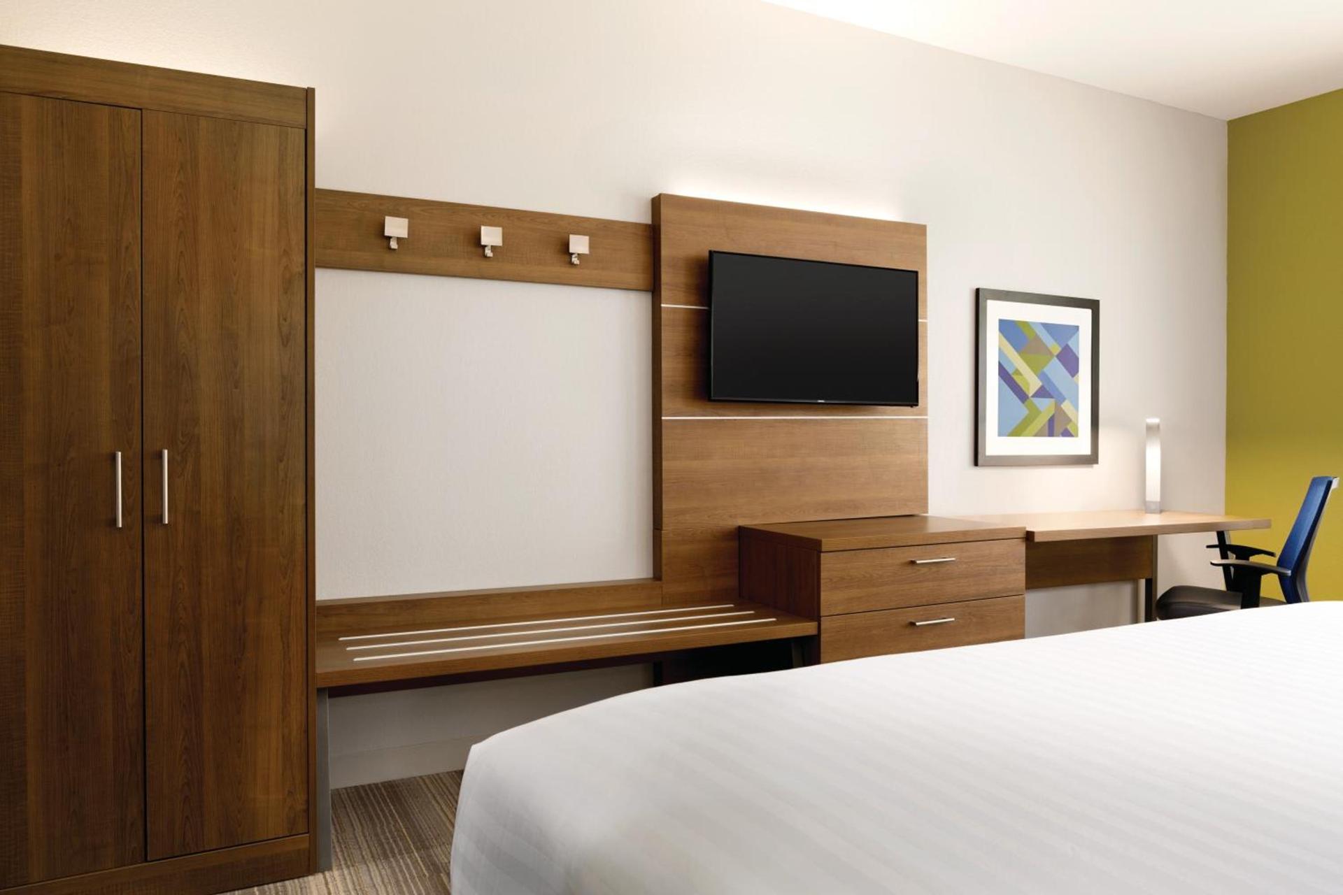 Holiday Inn Express & Suites - McAllen - Medical Center Area by IHG photo 5