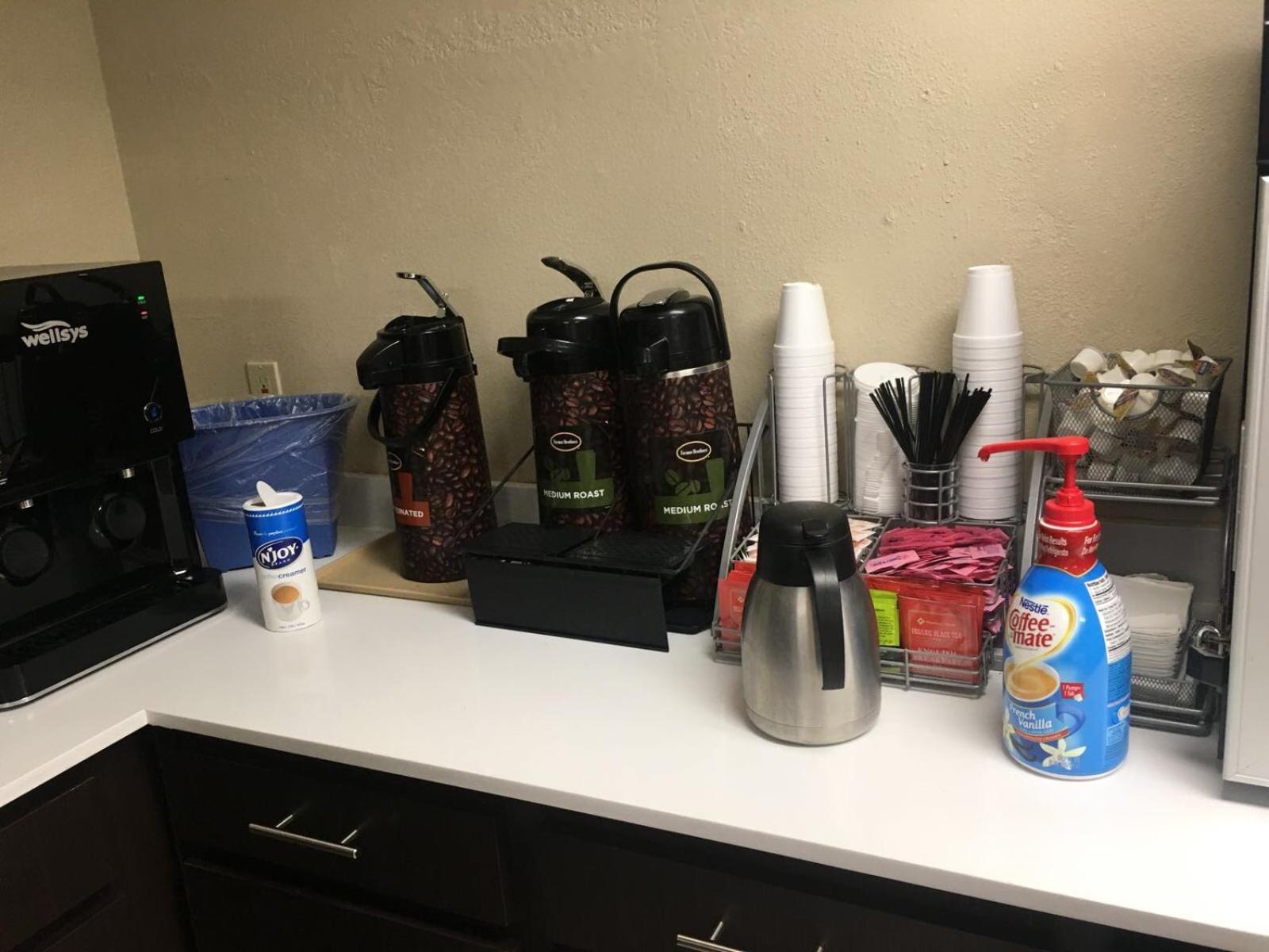 Super 8 by Wyndham Bedford DFW Airport West photo 38
