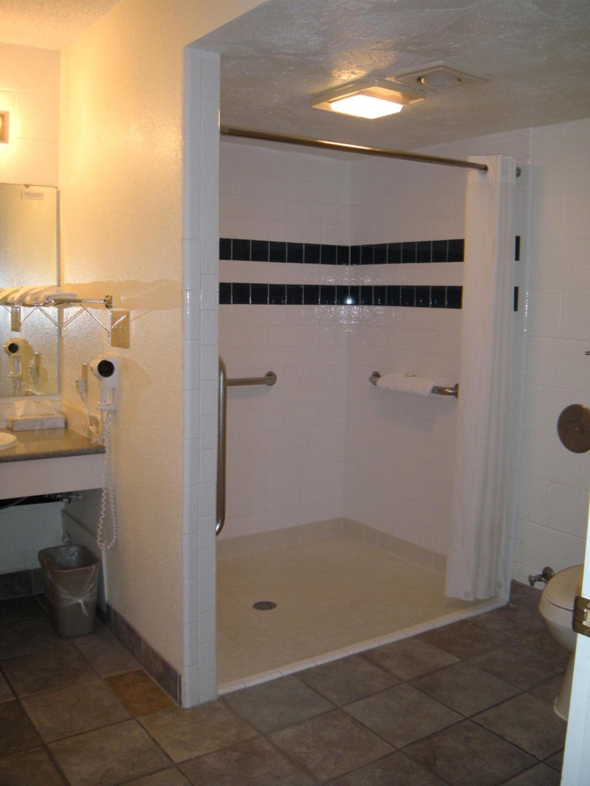 Motel West photo 22
