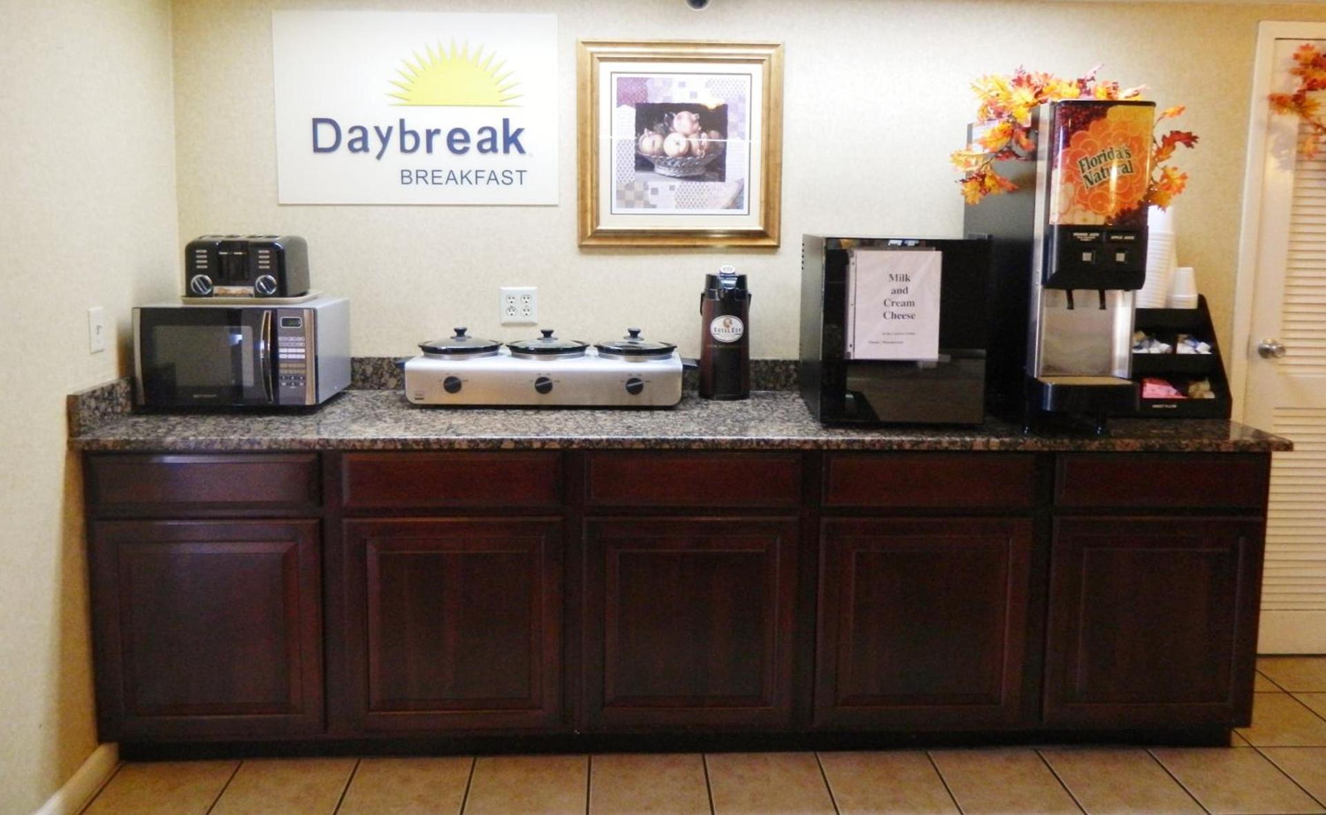 Days Inn by Wyndham Hoover Birmingham photo 31