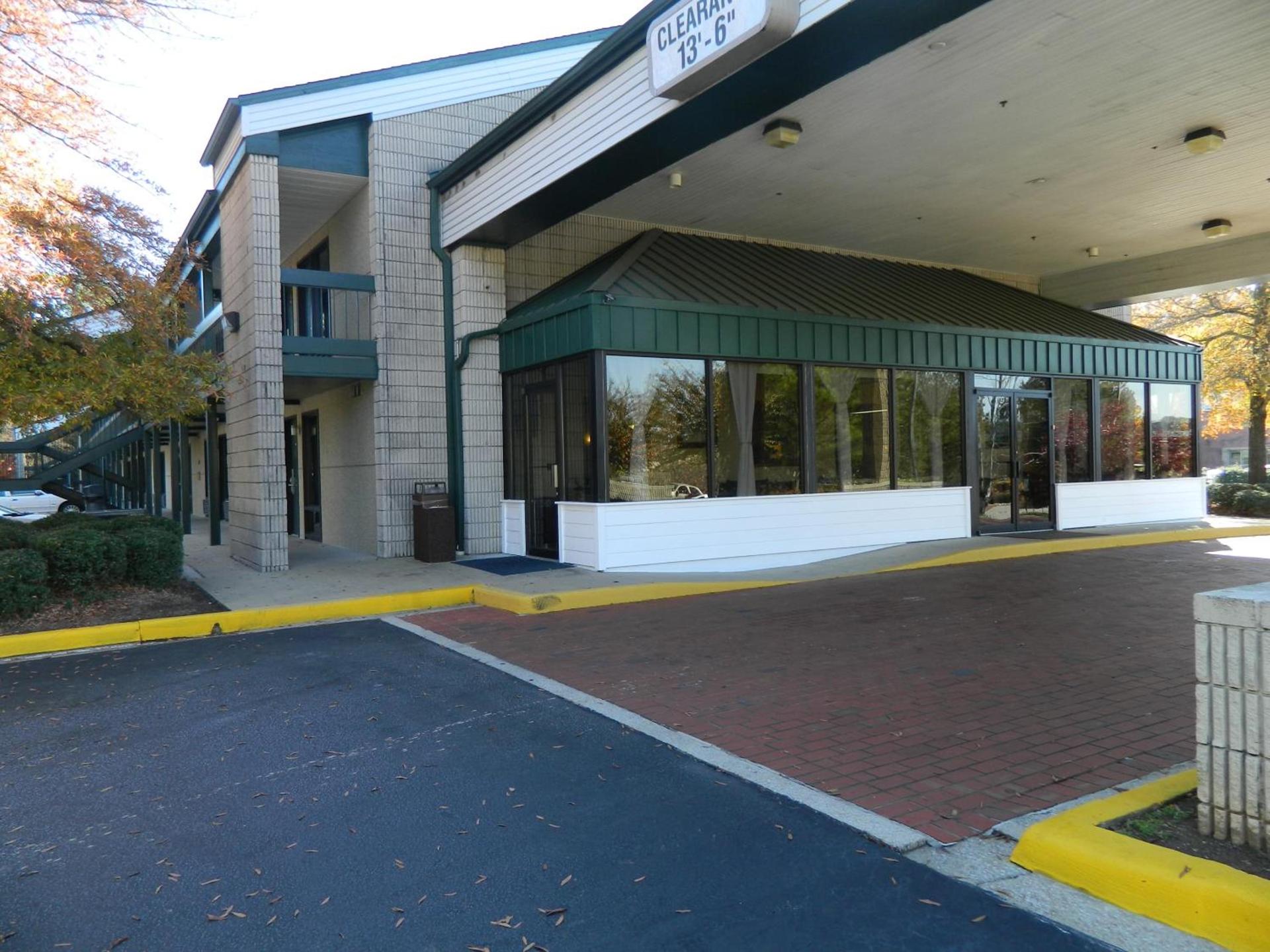 Days Inn by Wyndham Hoover Birmingham photo 12