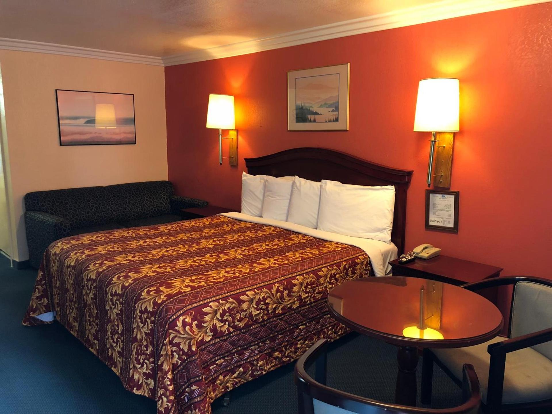 Americas Best Value Inn-Mojave photo 8