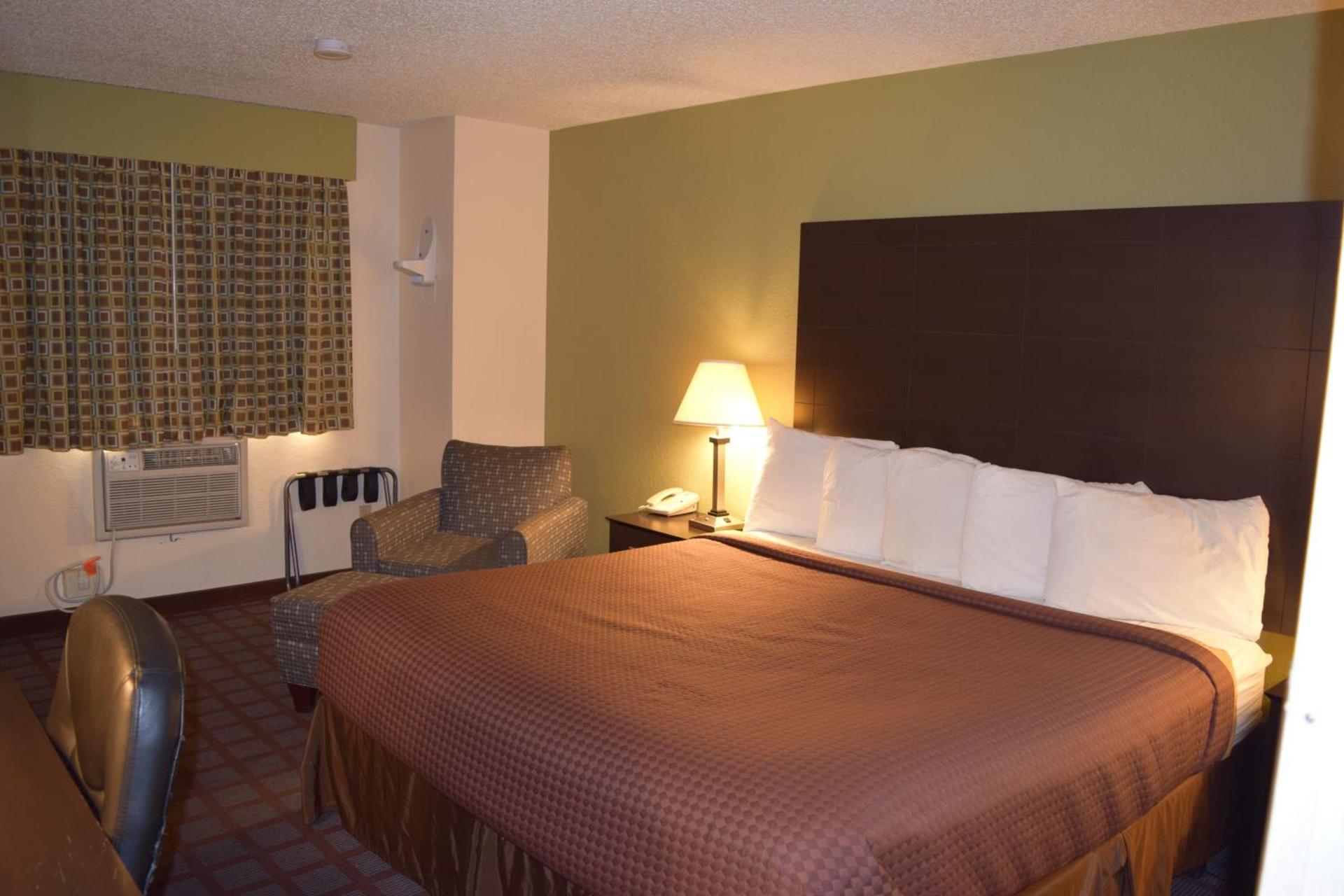 Super 8 by Wyndham Saginaw photo 29