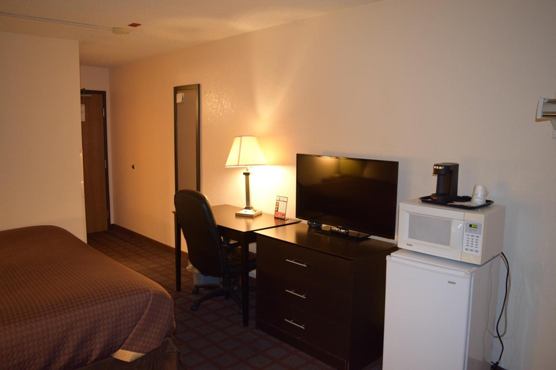 Super 8 by Wyndham Saginaw photo 28