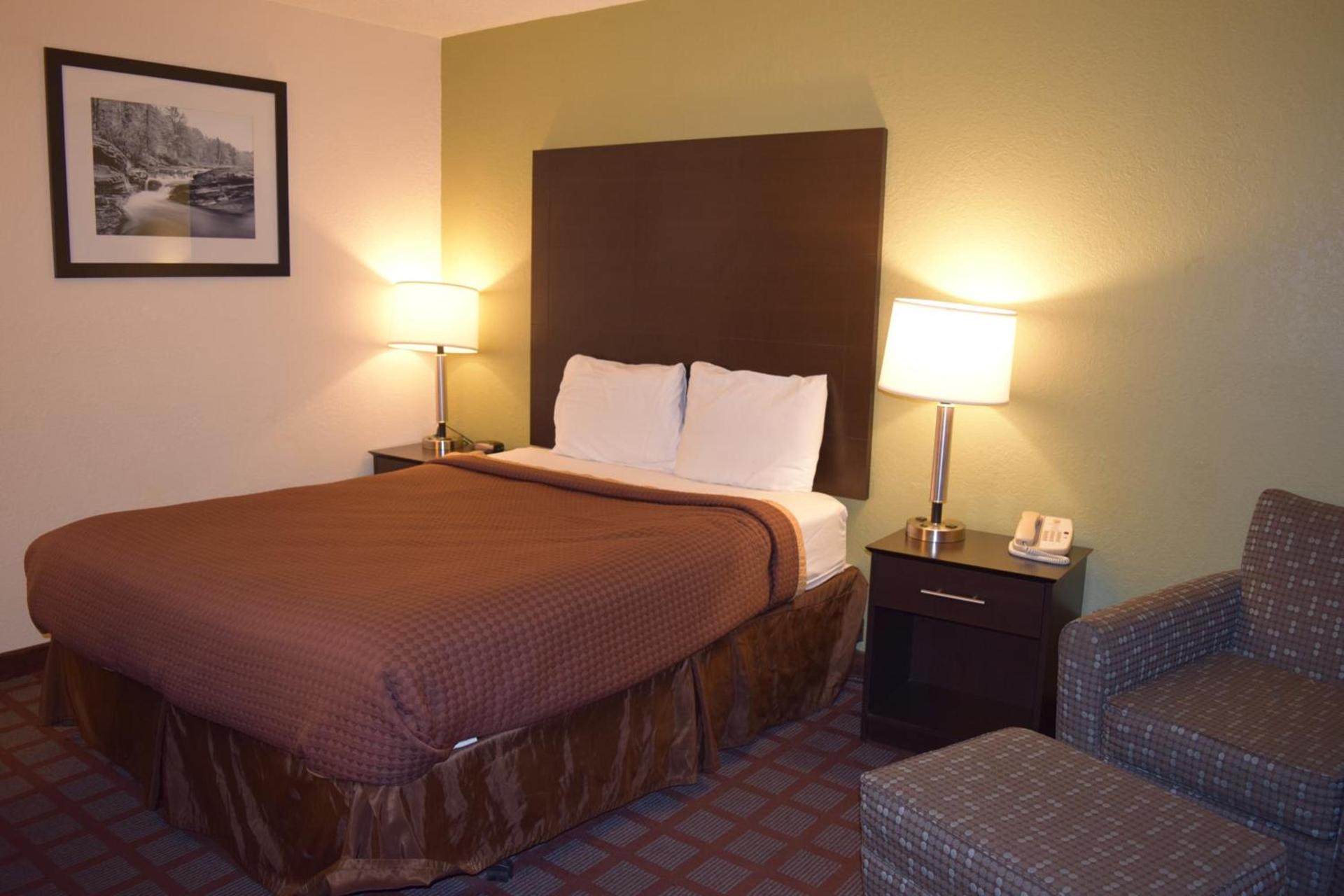 Super 8 by Wyndham Saginaw photo 25