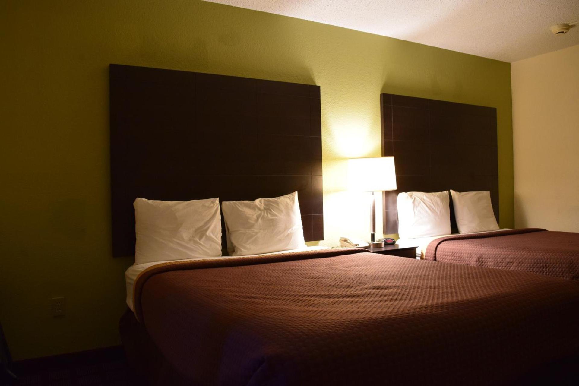 Super 8 by Wyndham Saginaw photo 19