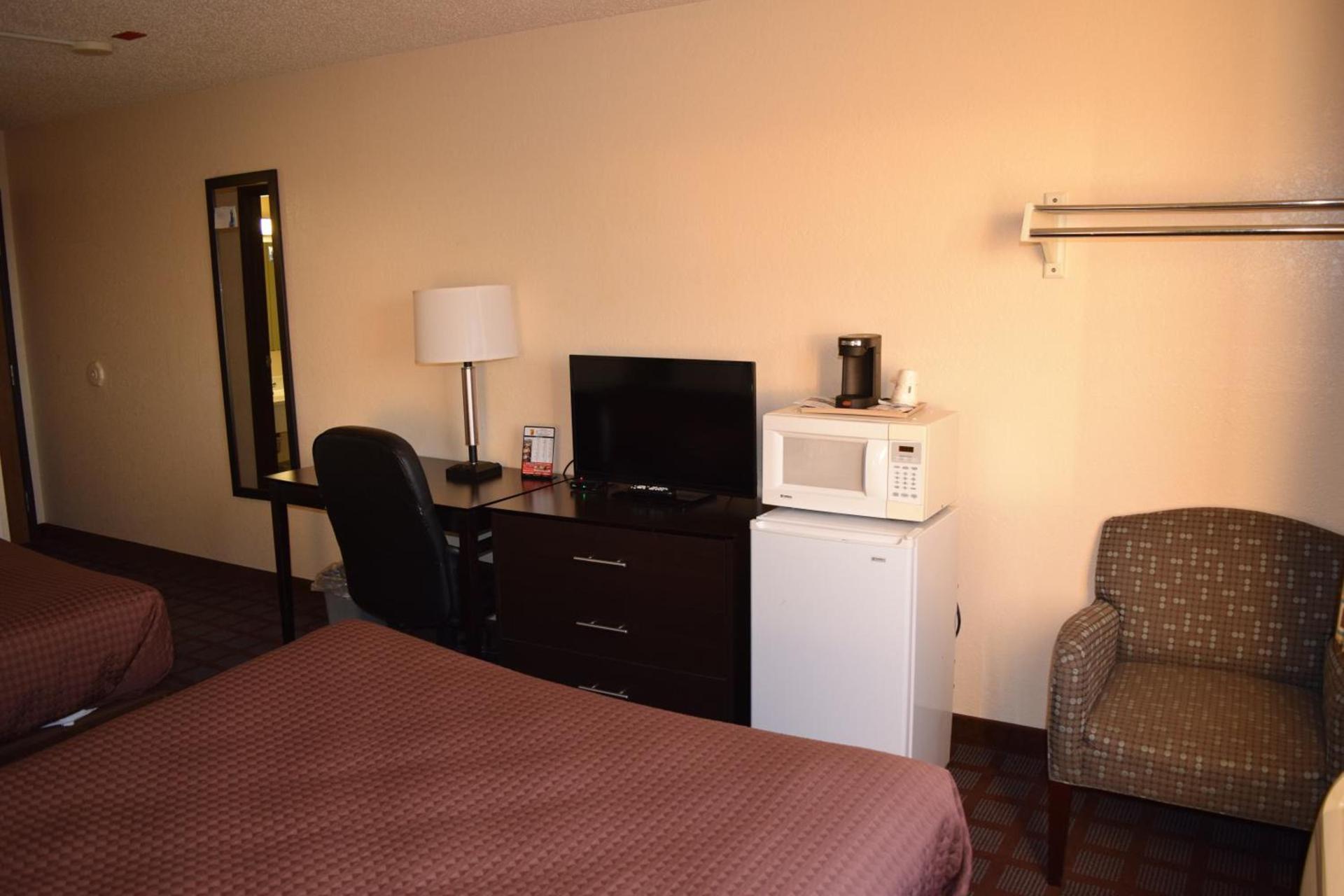 Super 8 by Wyndham Saginaw photo 17