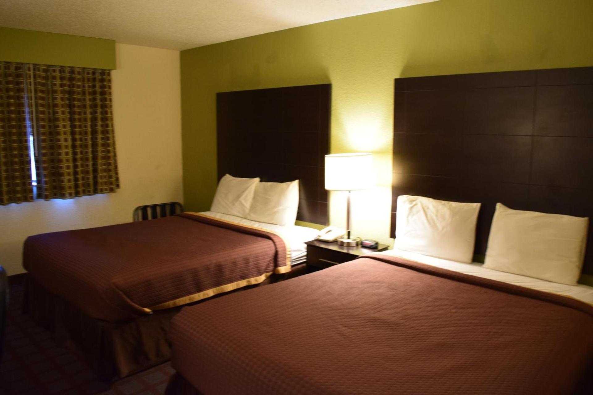 Super 8 by Wyndham Saginaw photo 5