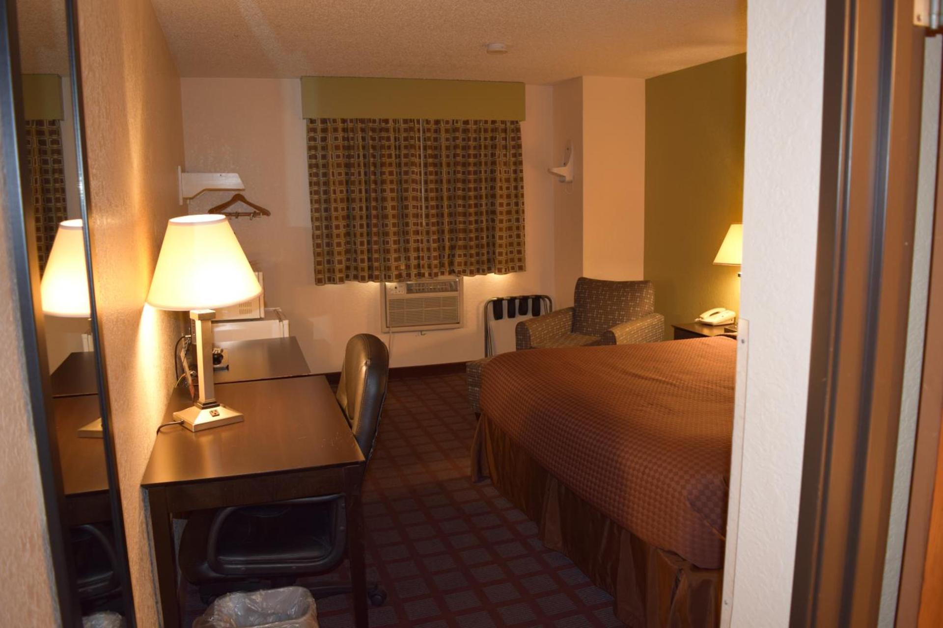 Super 8 by Wyndham Saginaw photo 34