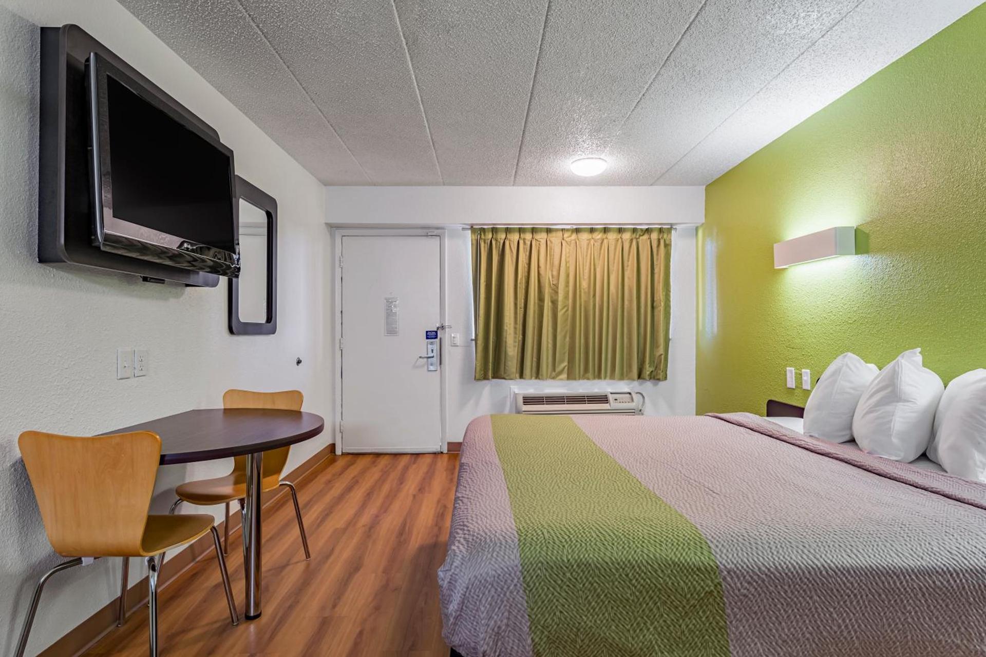 Days Inn by Wyndham Cincinnati I-71 photo 15