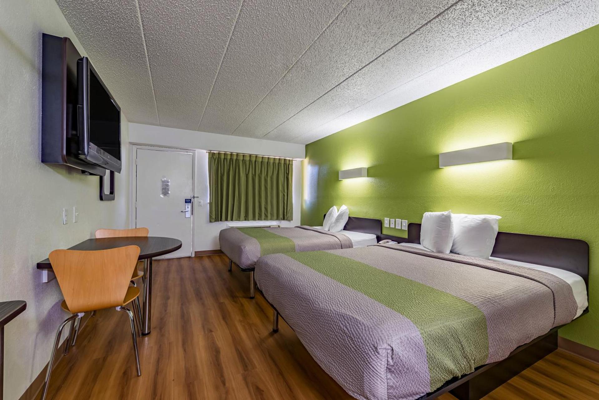 Days Inn by Wyndham Cincinnati I-71 photo 10