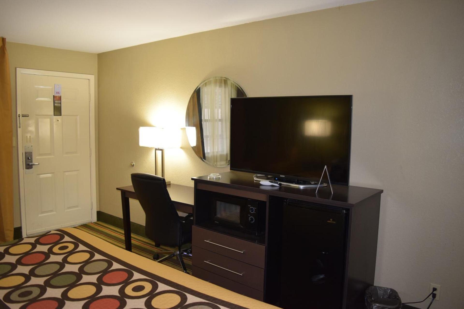 Super 8 by Wyndham Paragould photo 43