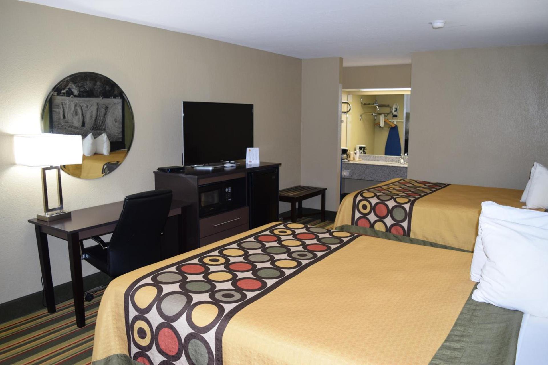 Super 8 by Wyndham Paragould photo 37