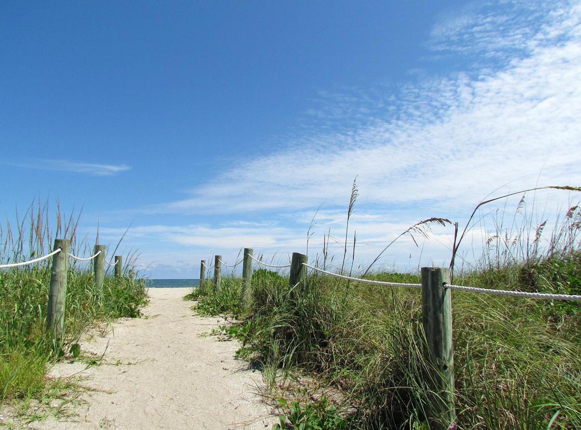 Royal Inn Beach Hutchinson Island photo 52