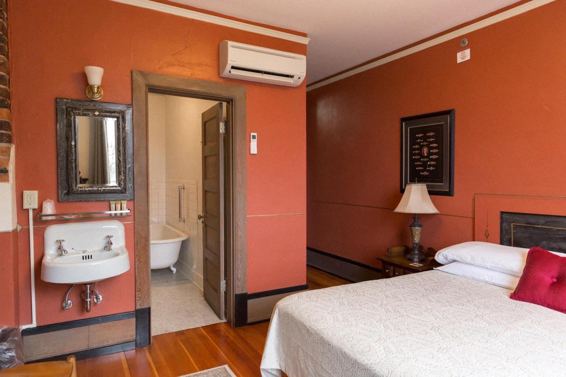 The Peak at Centralia Square - Self Check-In Hotel photo 42