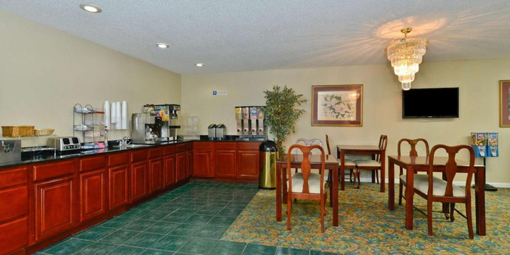 Americas Best Value Inn Hazlehurst photo 5