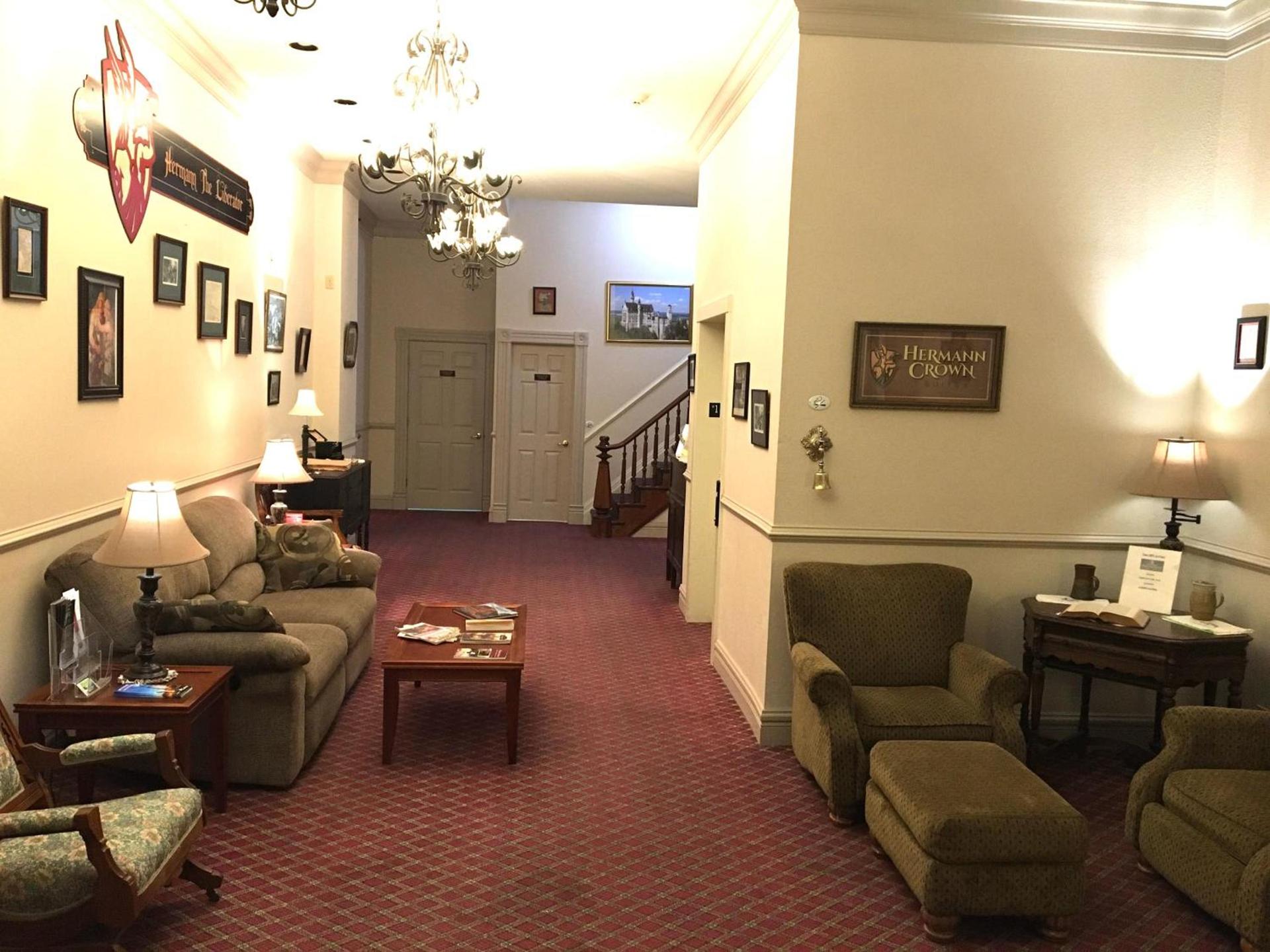 Hermann Crown Suites photo 86